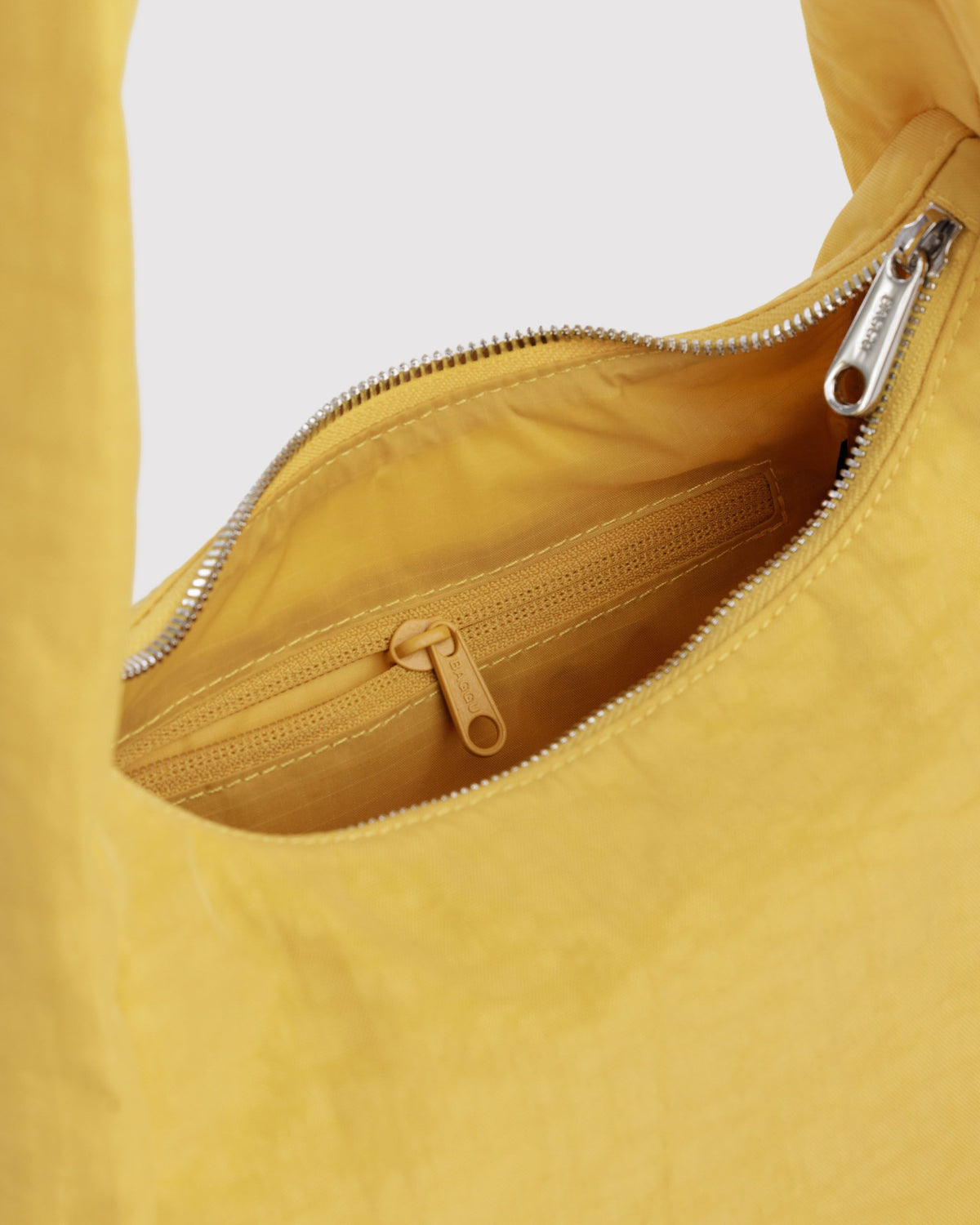 SMALL NYLON MERINGUE BAG - US 0430