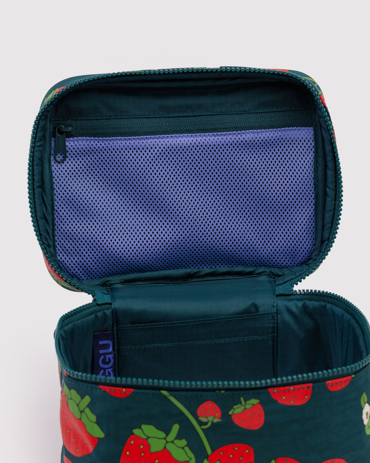 LARGE COSMETIC CASE - US 7342
