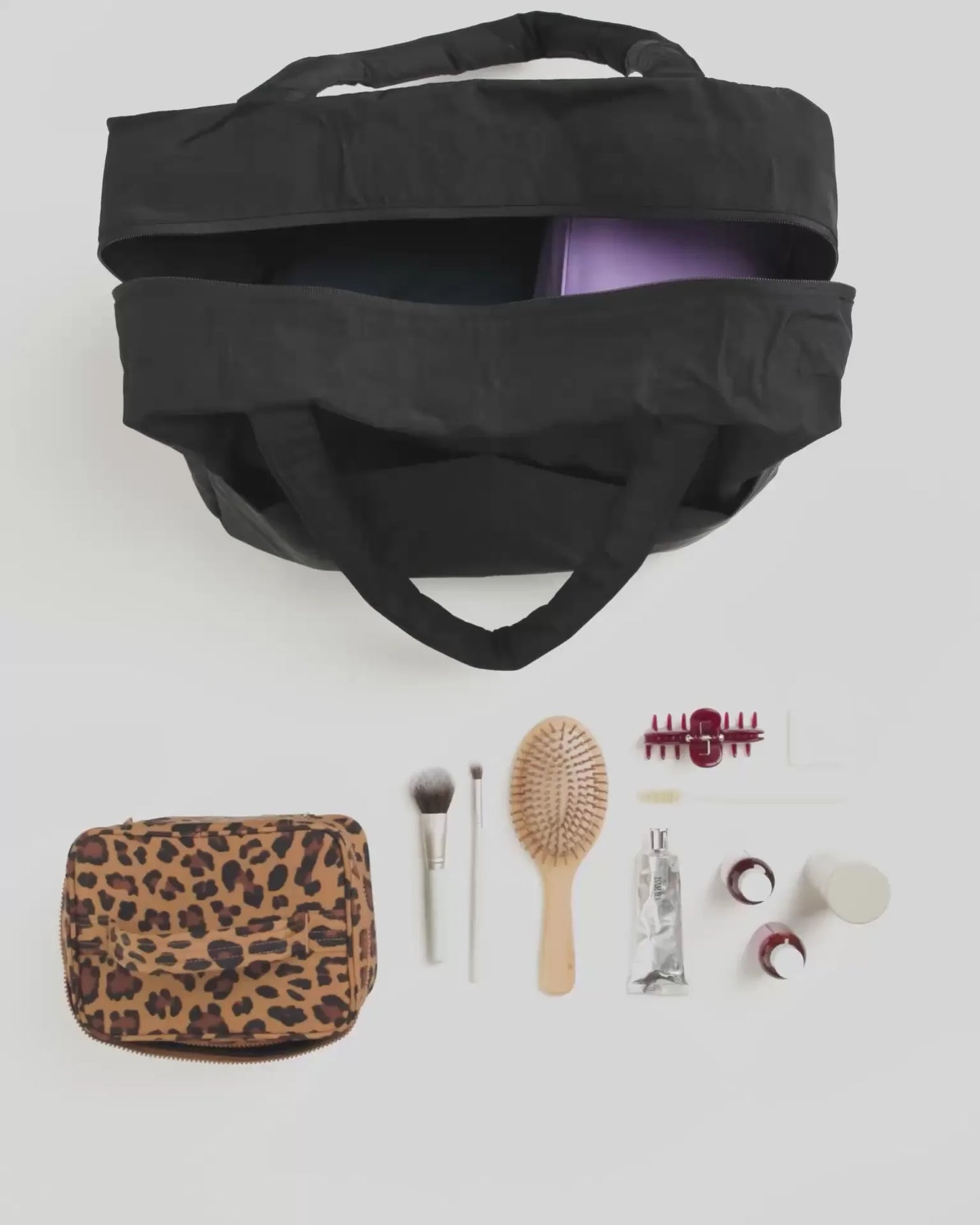 LARGE COSMETIC CASE - US 7342