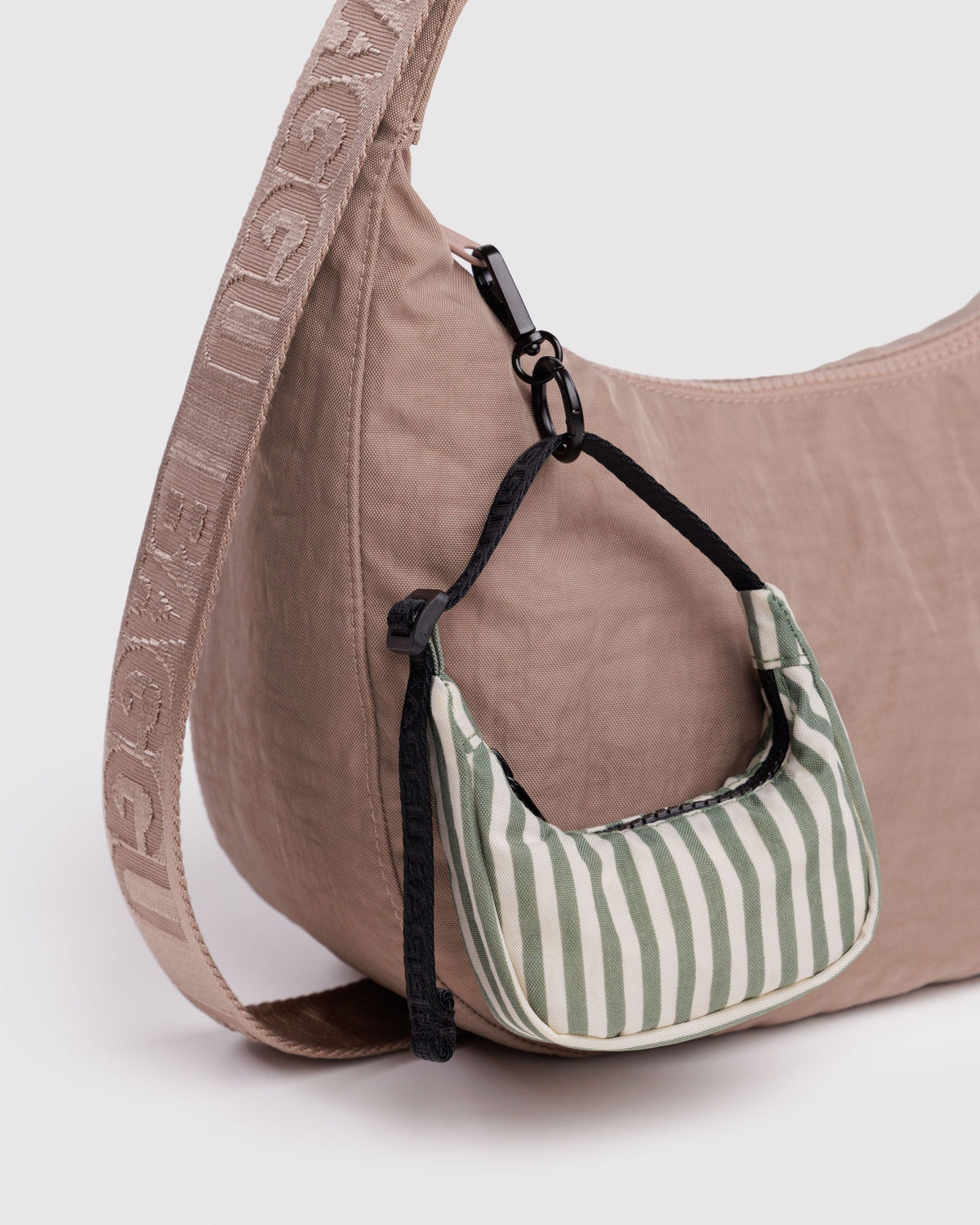 CRESCENT BAG CHARM - US 5791