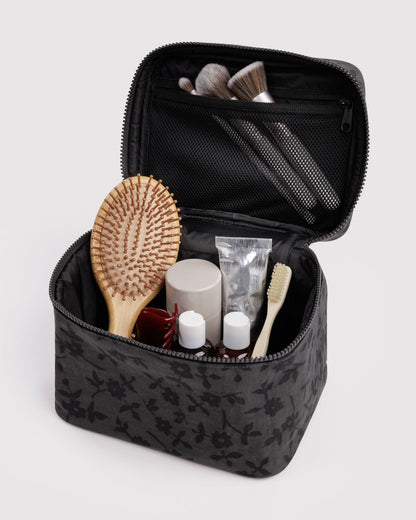 LARGE COSMETIC CASE - US 2331