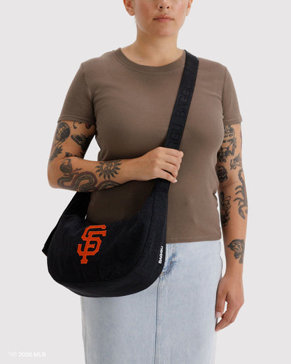 MEDIUM NYLON CRESCENT BAG - US 0972