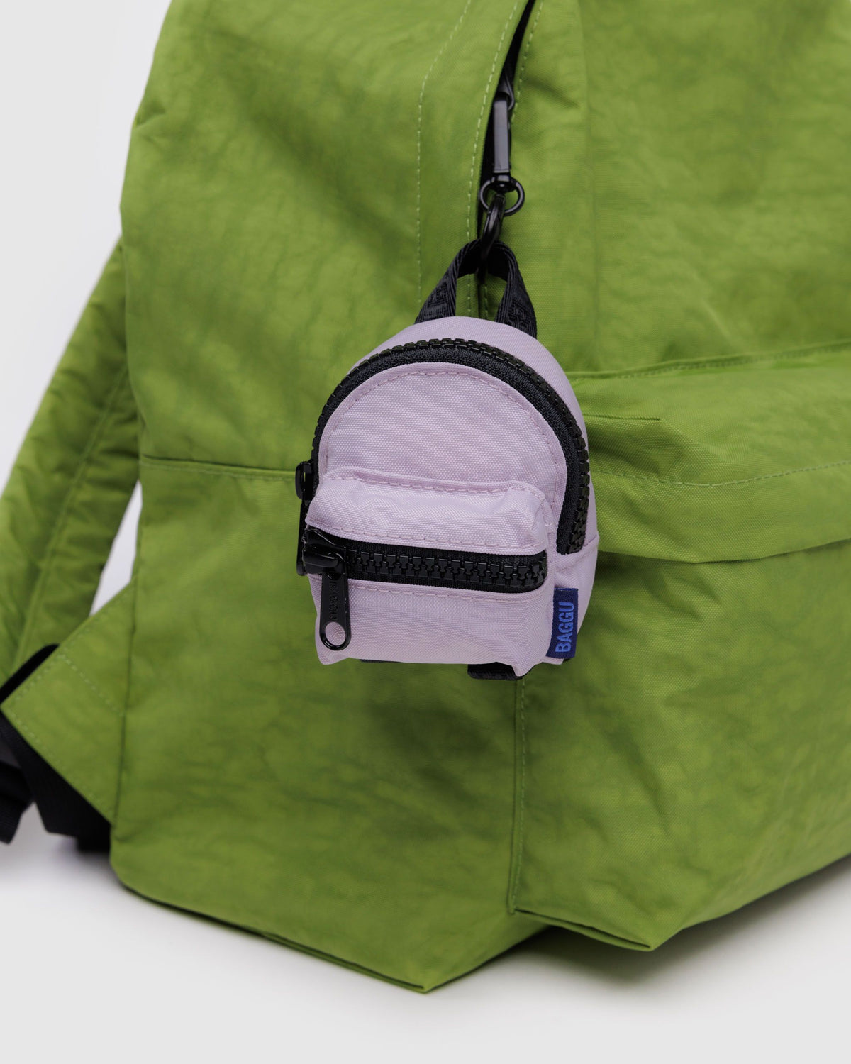 BACKPACK CHARM - US 8280