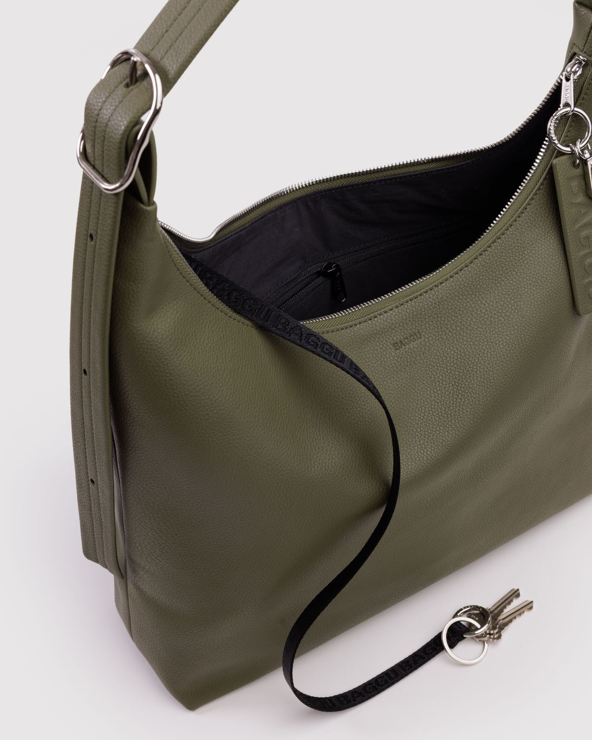 RECYCLED LEATHER SHOULDER BAG - US 3004