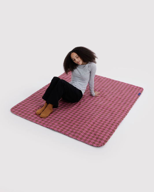 PUFFY PICNIC BLANKET - US 6104