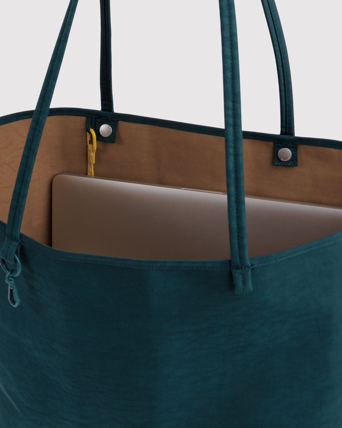 LARGE NYLON REVERSIBLE TOTE - US 0429