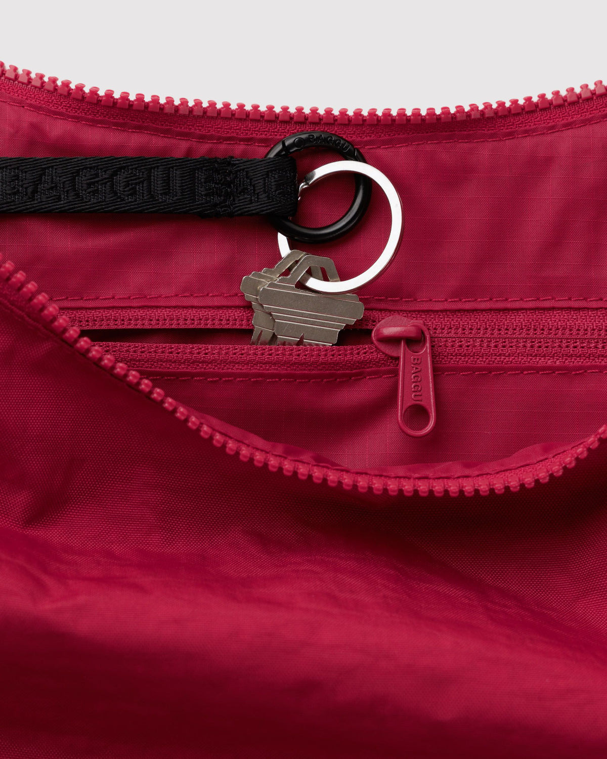 MEDIUM NYLON CRESCENT BAG - US 6250