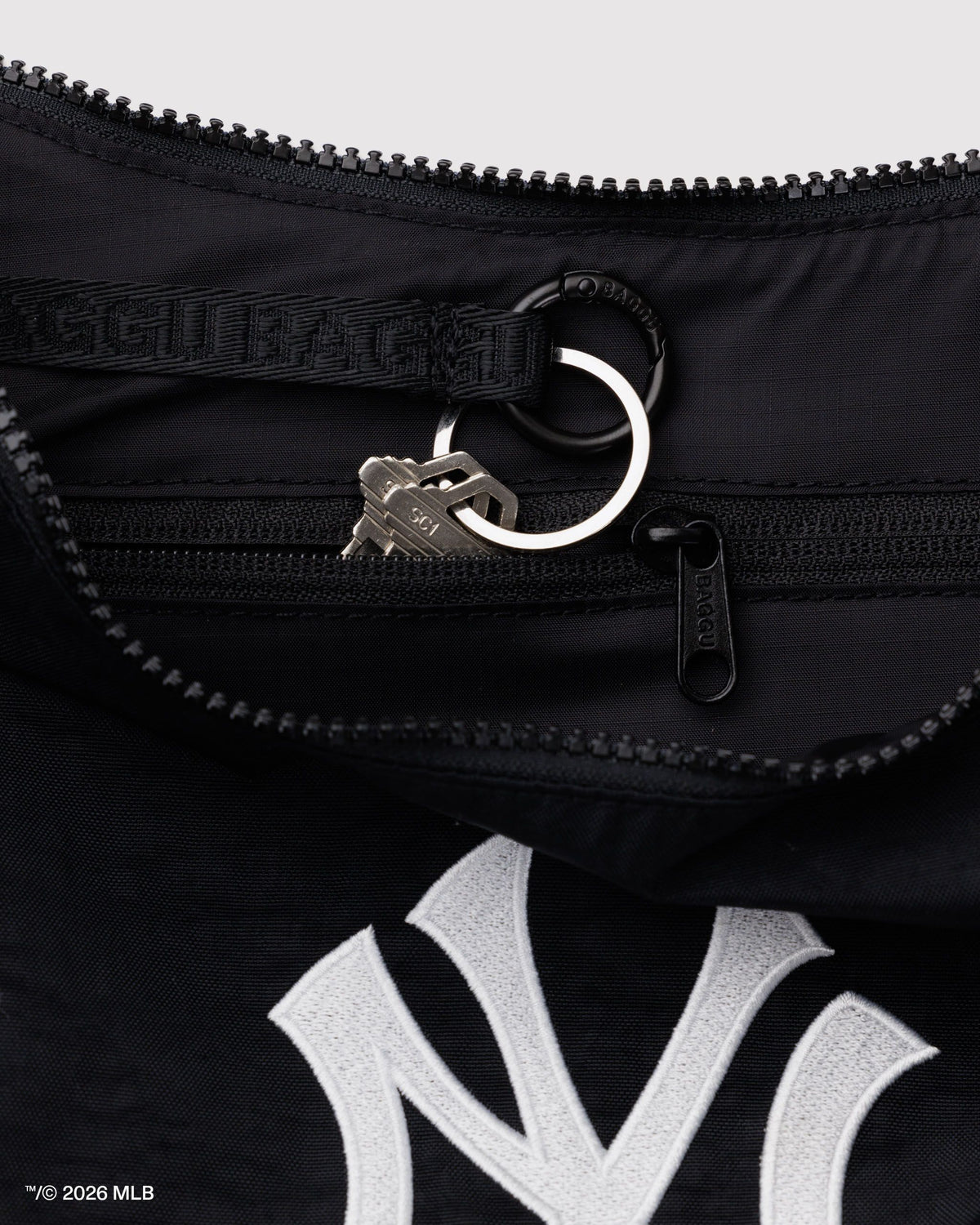 MEDIUM NYLON CRESCENT BAG - US 9629