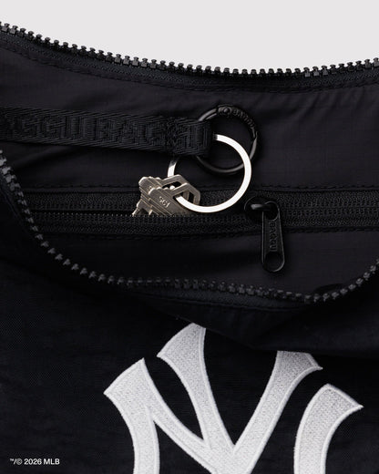 MEDIUM NYLON CRESCENT BAG - US 9629