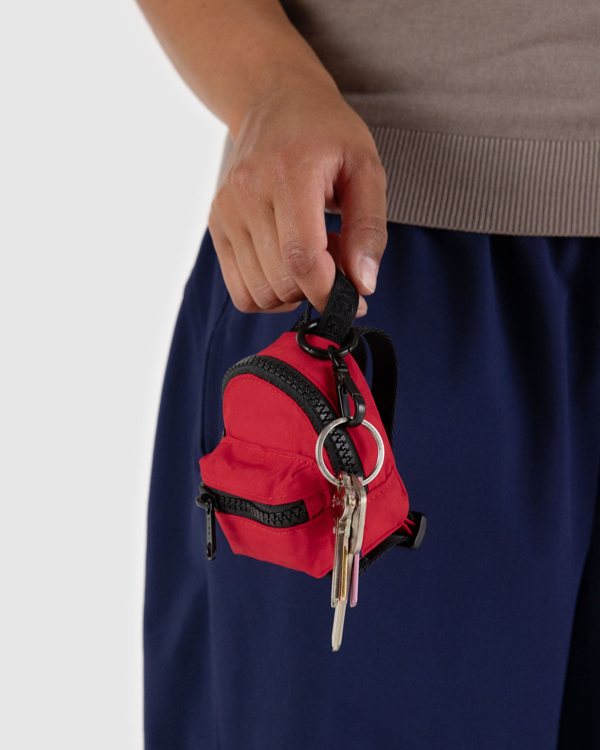 BACKPACK CHARM - US 4994