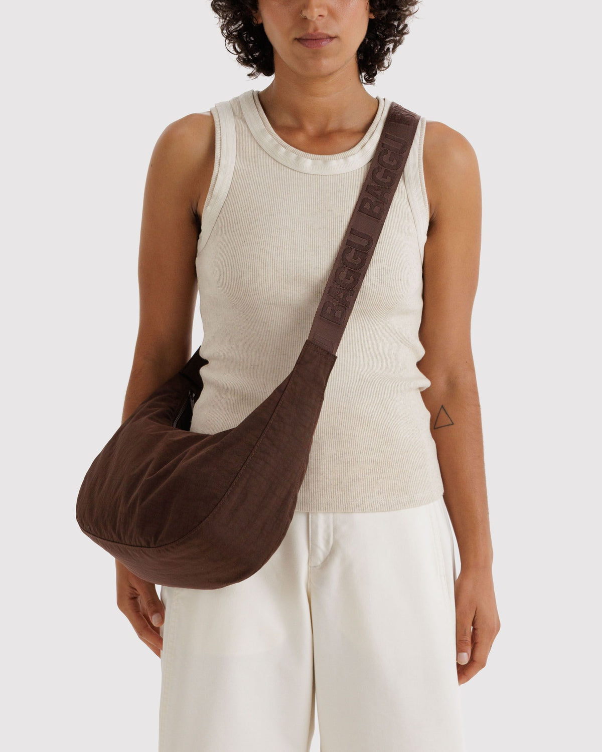 MEDIUM NYLON CRESCENT BAG - US 5294