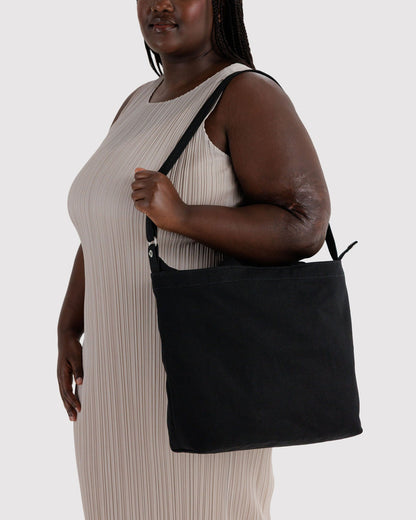 HORIZONTAL ZIP DUCK BAG - US 2312