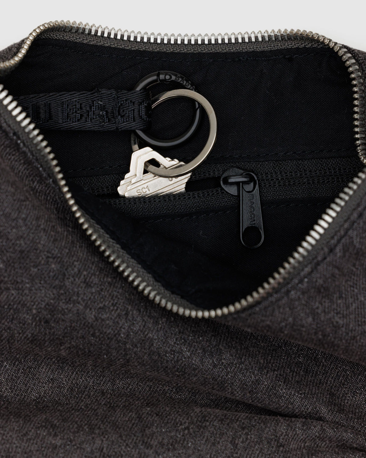 SMALL DENIM CRESCENT BAG - US 0131