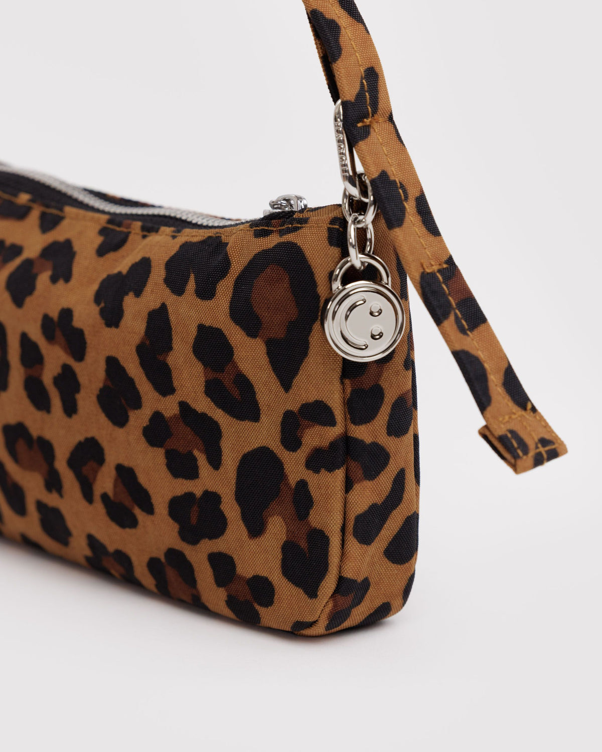 NYLON POCHETTE - US 6909