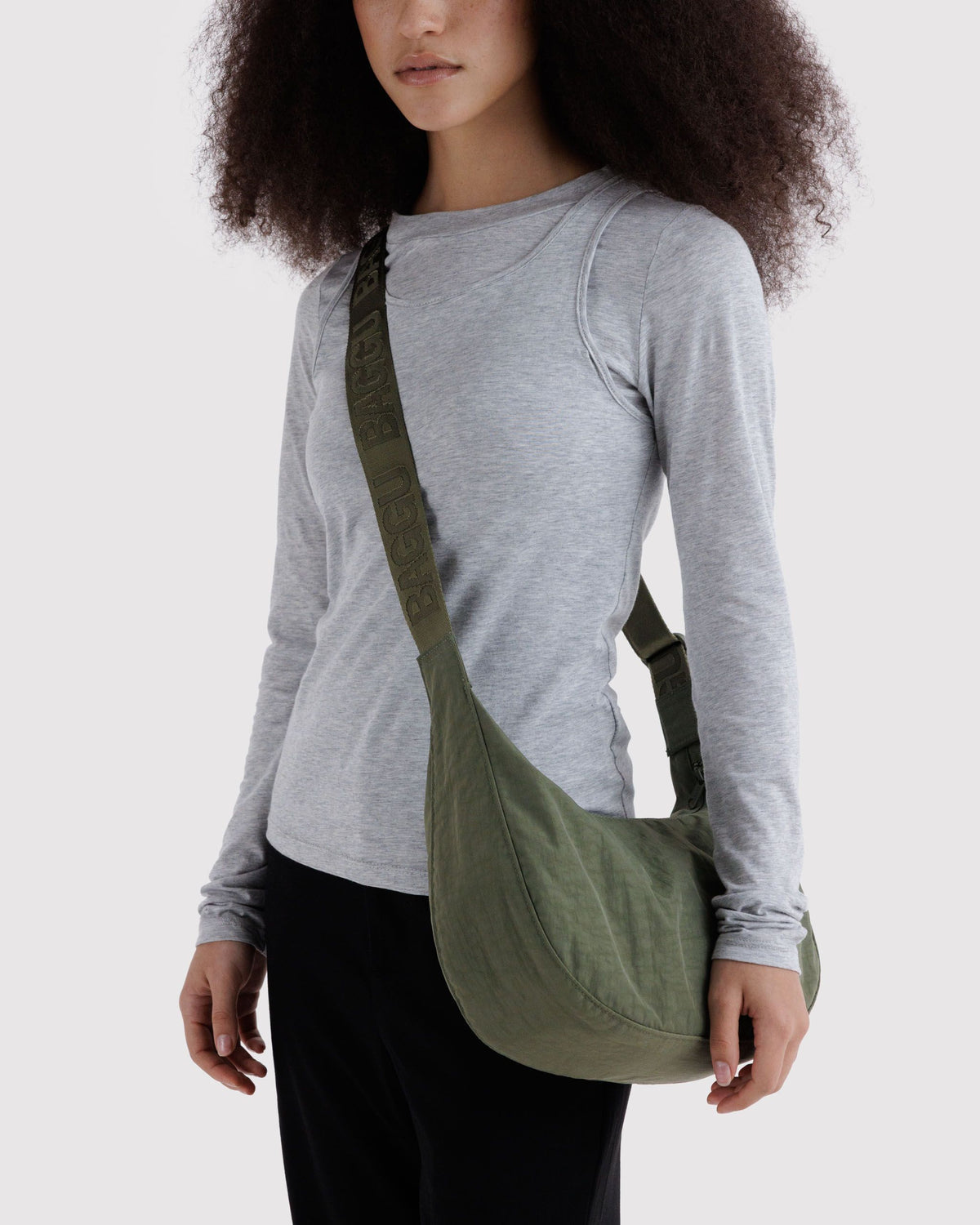 MEDIUM NYLON CRESCENT BAG - US 9508