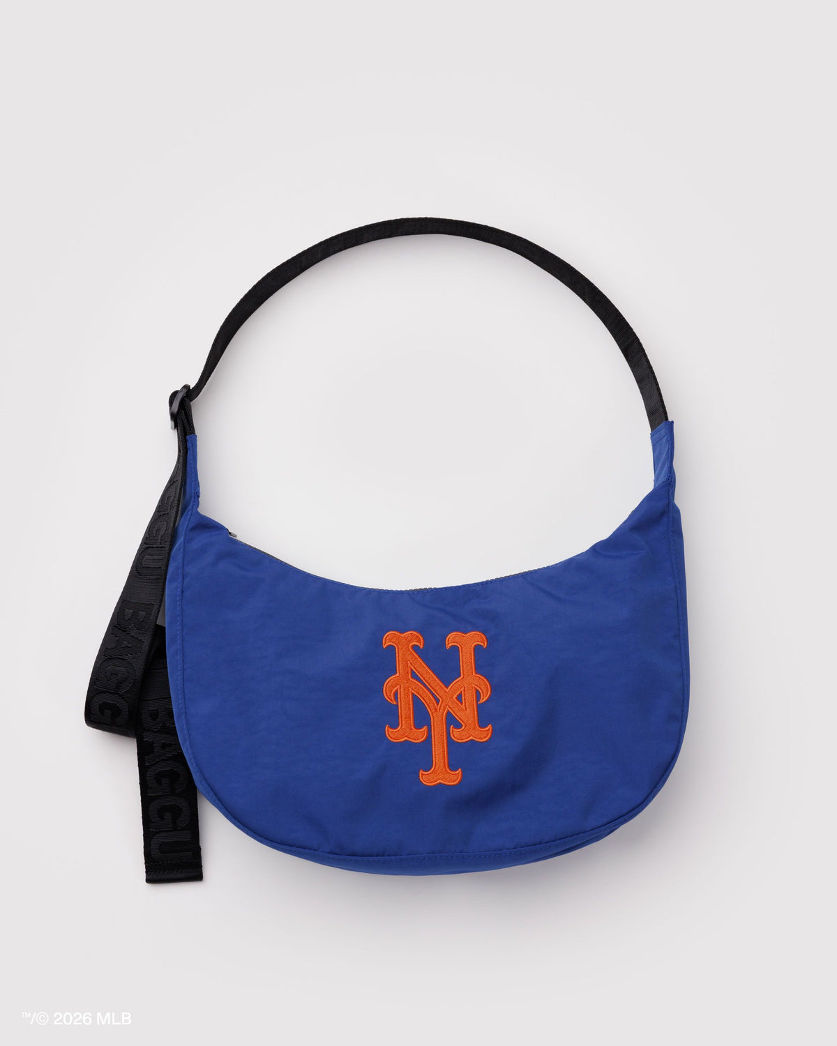 MEDIUM NYLON CRESCENT BAG - US 7141