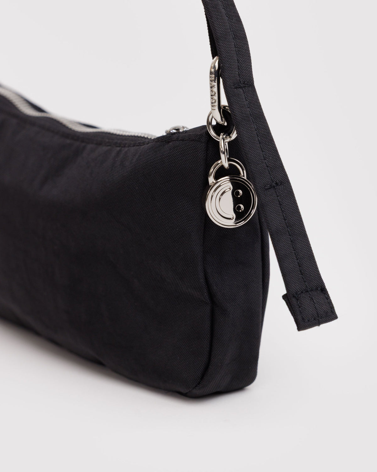 NYLON POCHETTE - US 5691