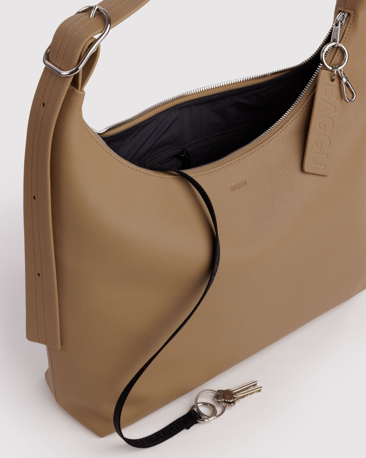RECYCLED LEATHER SHOULDER BAG - US 8530