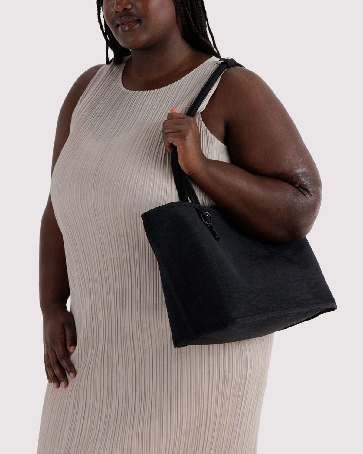 MEDIUM NYLON REVERSIBLE TOTE - US 8968