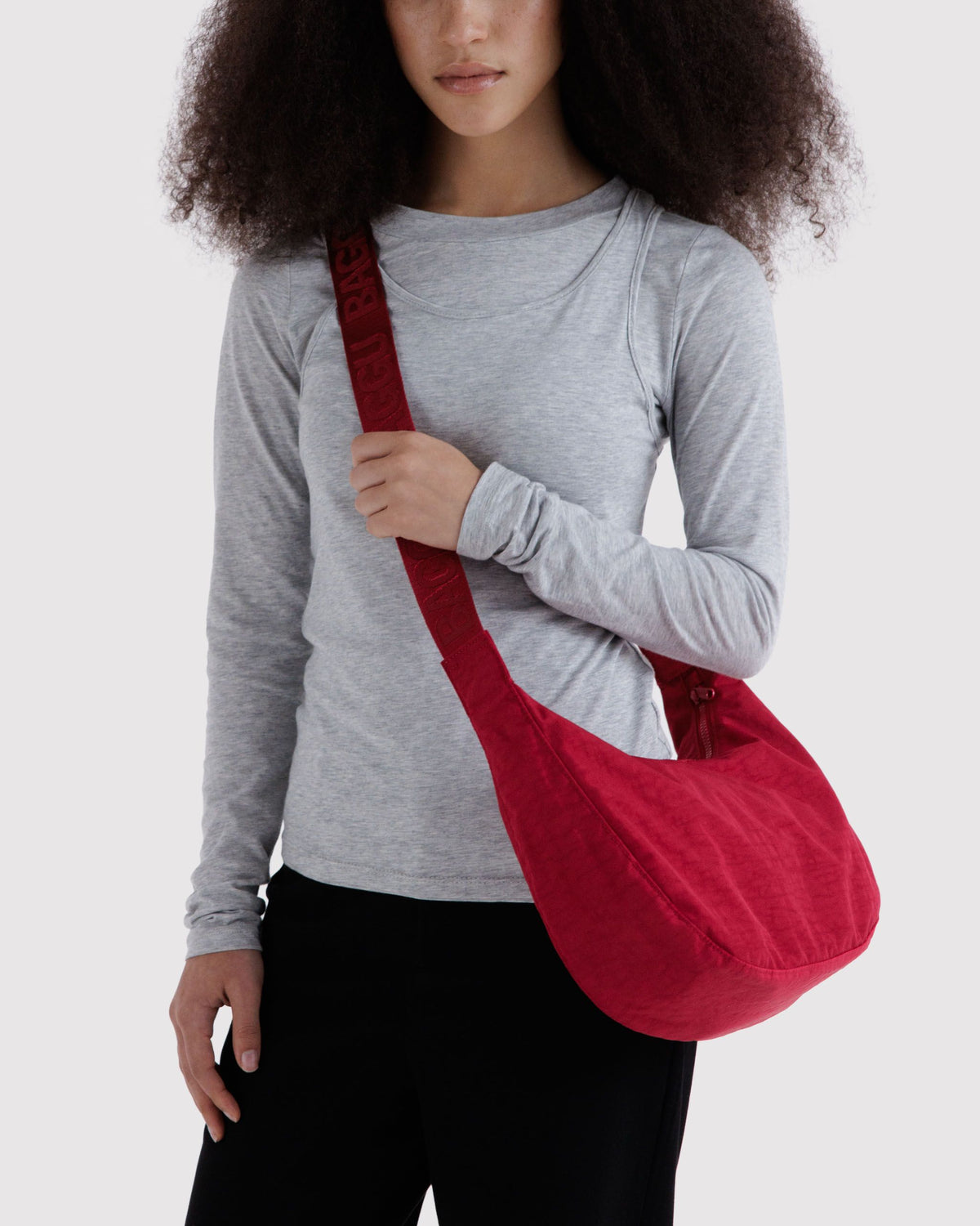 MEDIUM NYLON CRESCENT BAG - US 6250